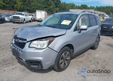 2017 Subaru Forester 2.5I Premium z USA, uszkodzony, nr VIN JF2SJAGC6HH538261